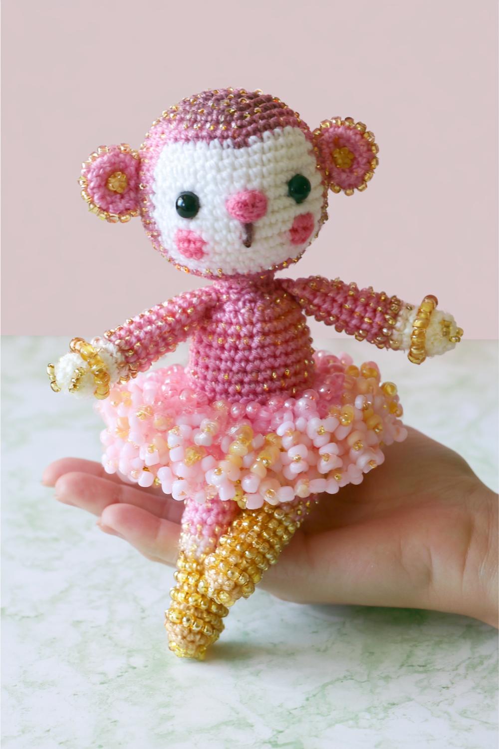 Perlen-Ballerina mit Glitzereffekt