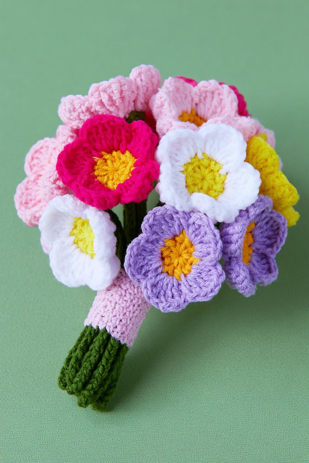 Kompakter Häkelblumen Strauß