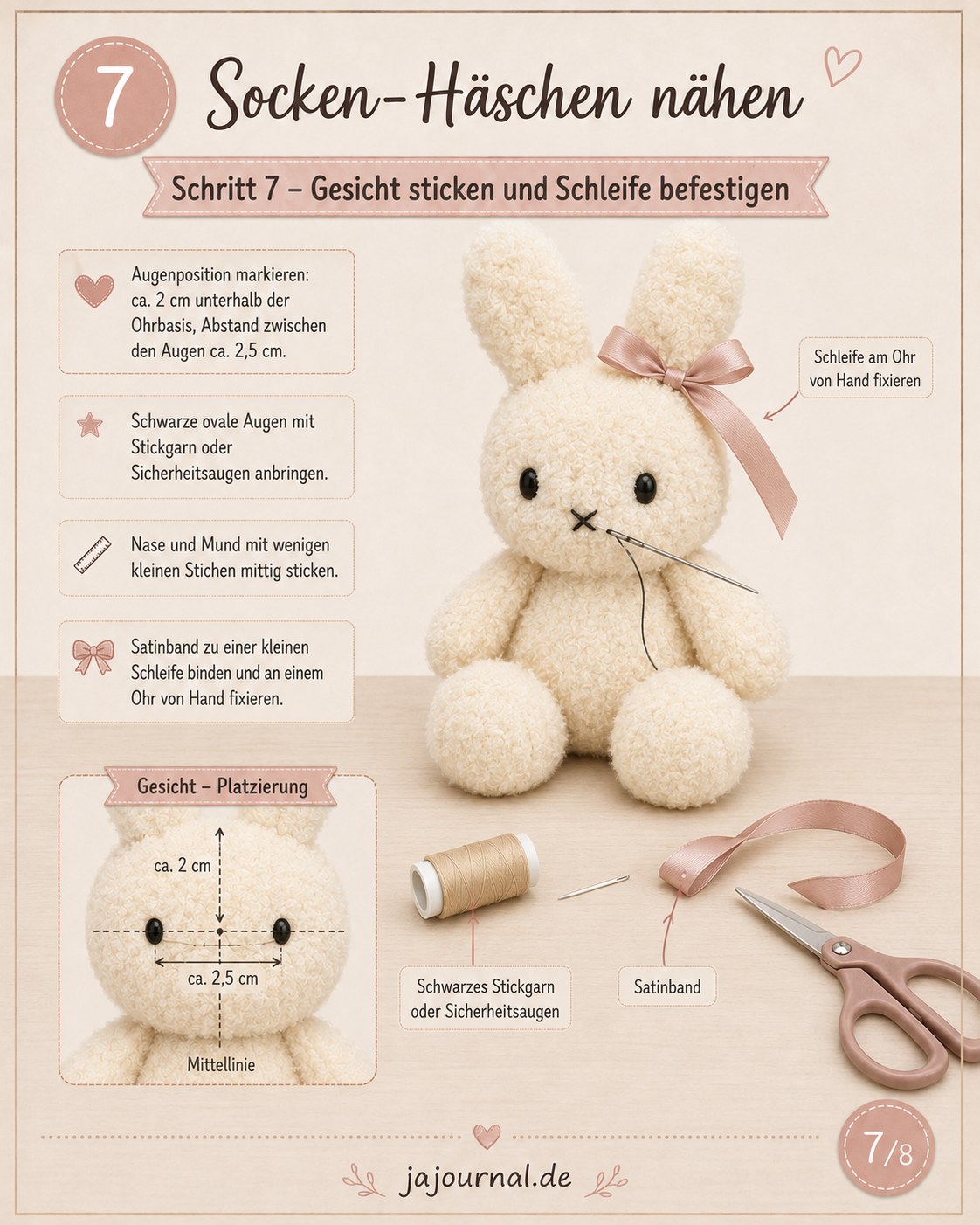 Gesicht und Schleife werden an den fertigen Miffy Hasen aus Socken gestickt und fixiert