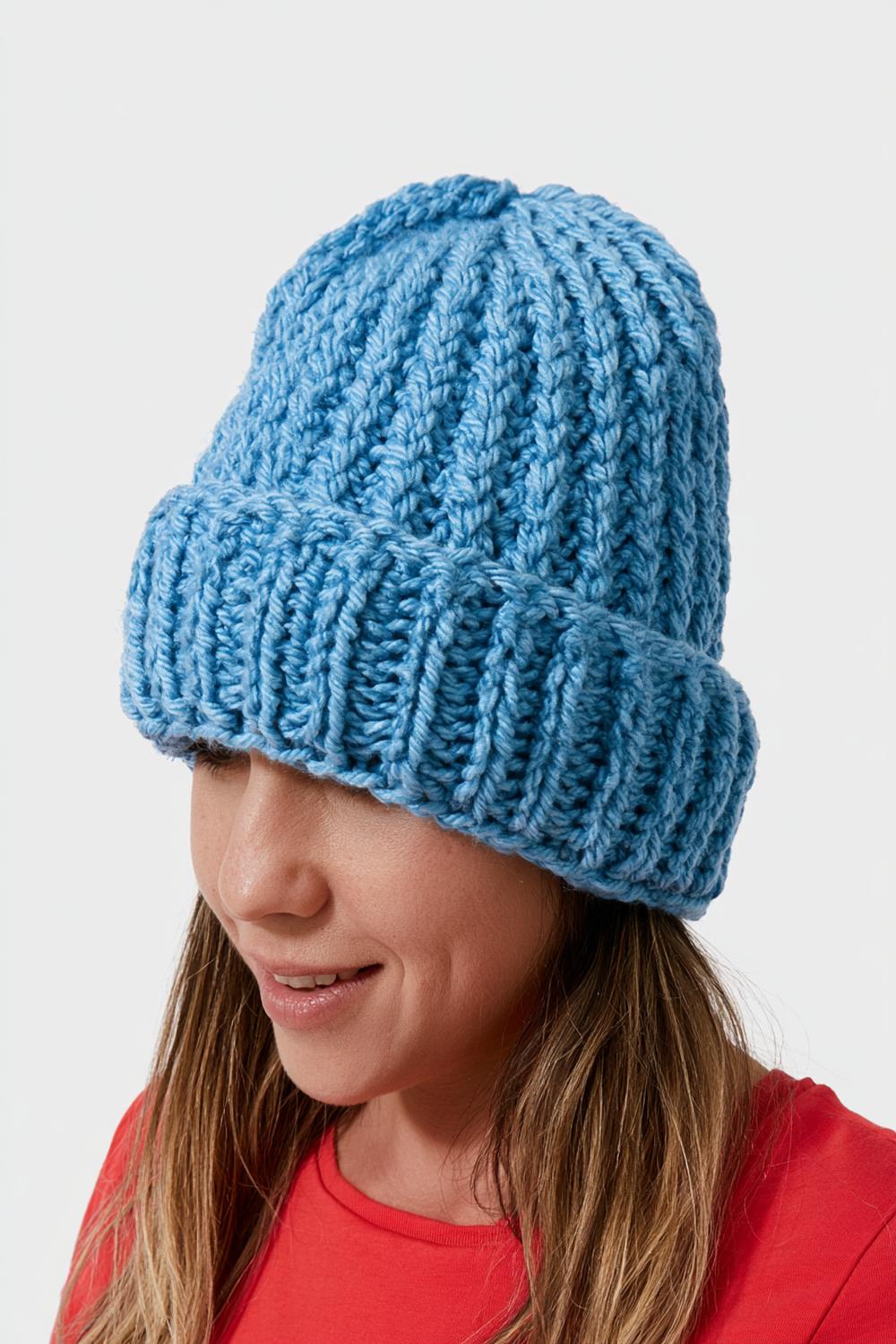 Klassische blaue Beanie