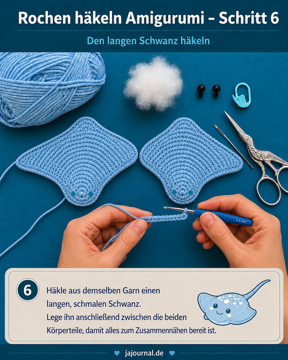 Ein langer, schmaler Schwanz wird beim Rochen häkeln aus demselben blauen Garn gearbeitet