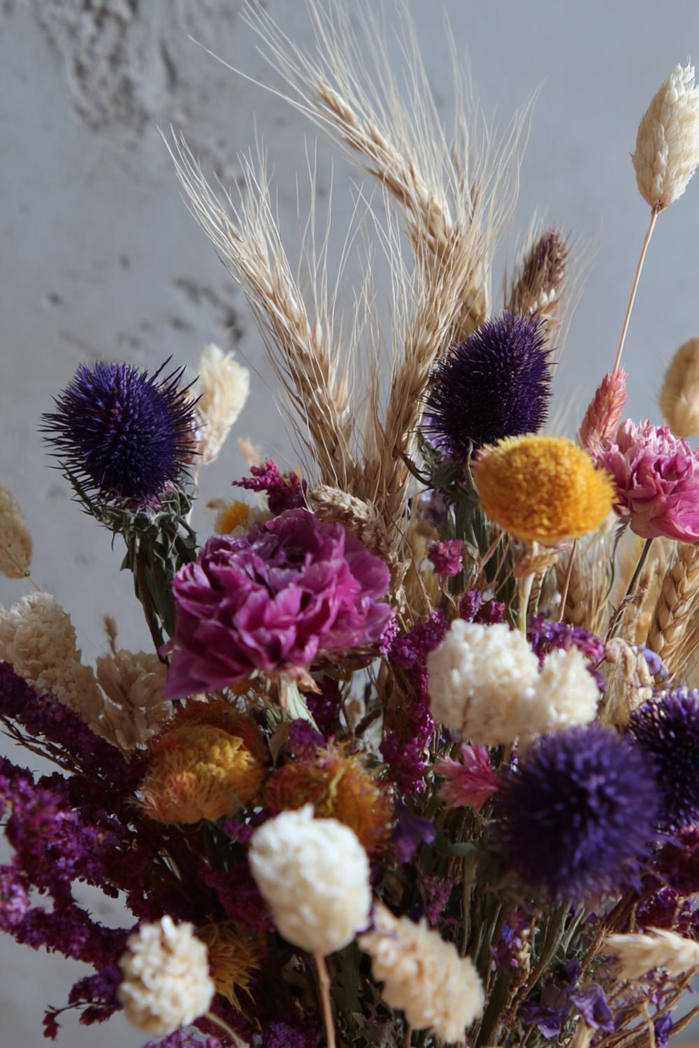 18. Trockenblumen Saisonmix mit Disteln und Weizen für Herbst