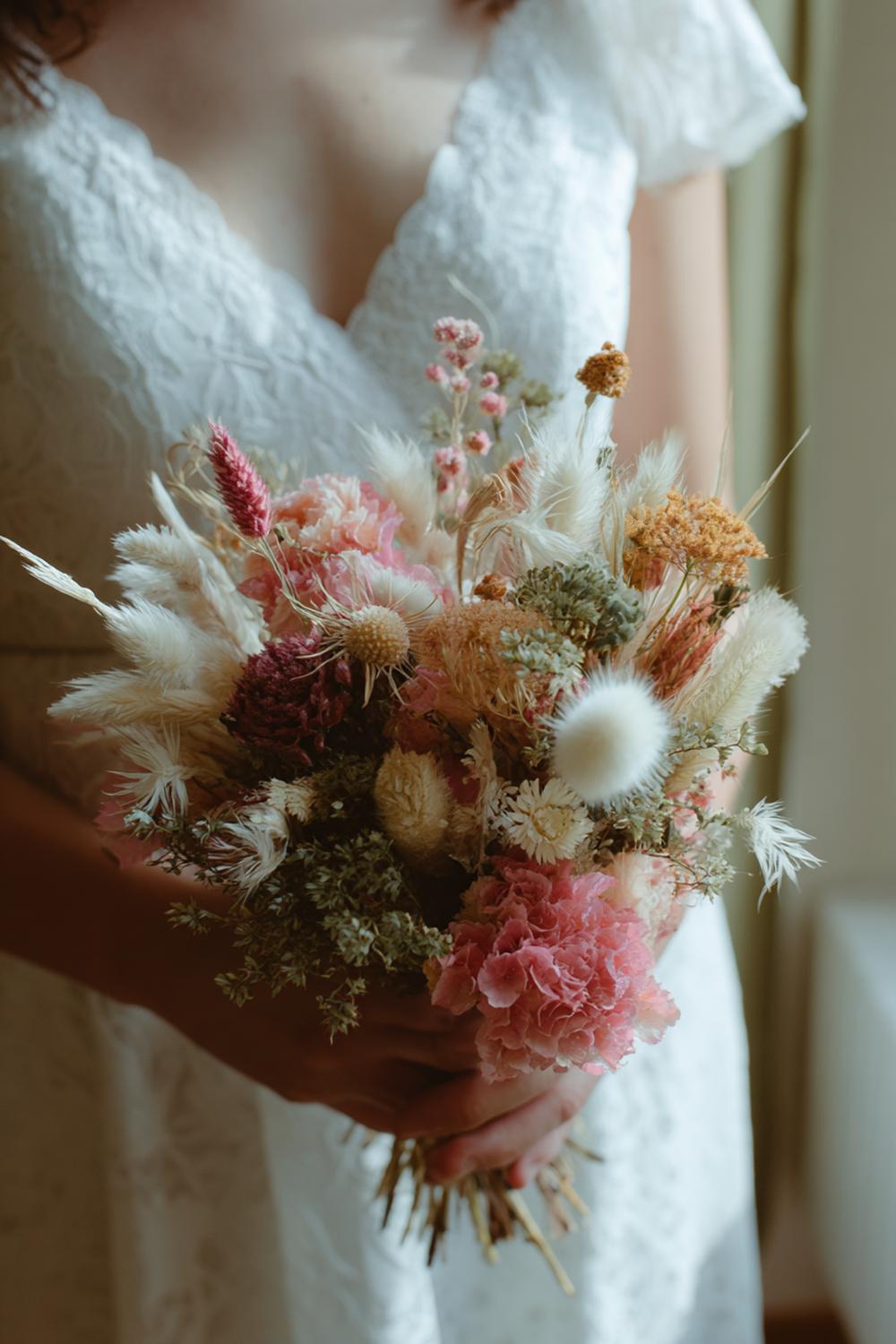 3. Trockenblumen Boho-Bouquet in Vintage-Krug mit Juteband